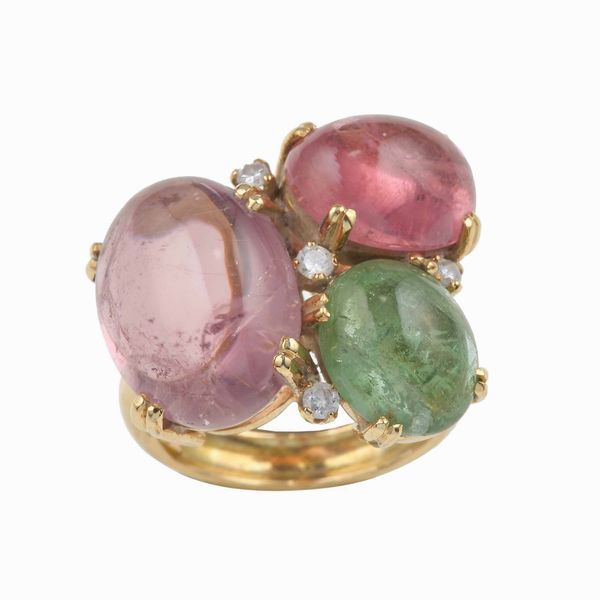 Anello con tormaline taglio cabochon e piccoli diamanti  - Asta Gioielli - Associazione Nazionale - Case d'Asta italiane