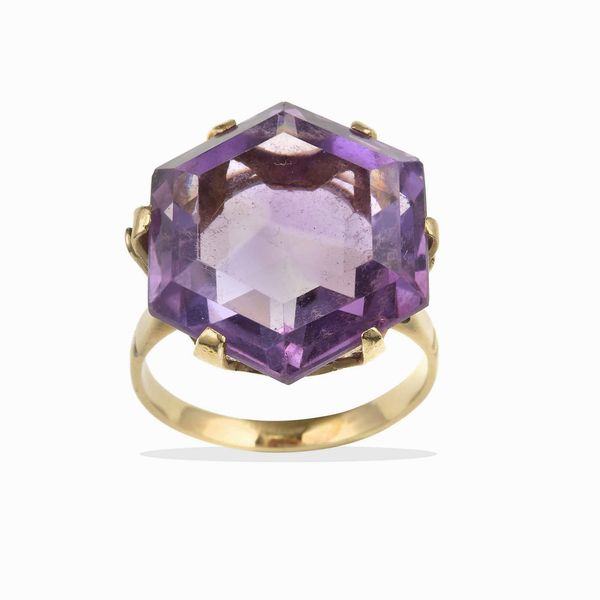 Anello con ametista taglio ottagonale  - Asta Gioielli - Associazione Nazionale - Case d'Asta italiane