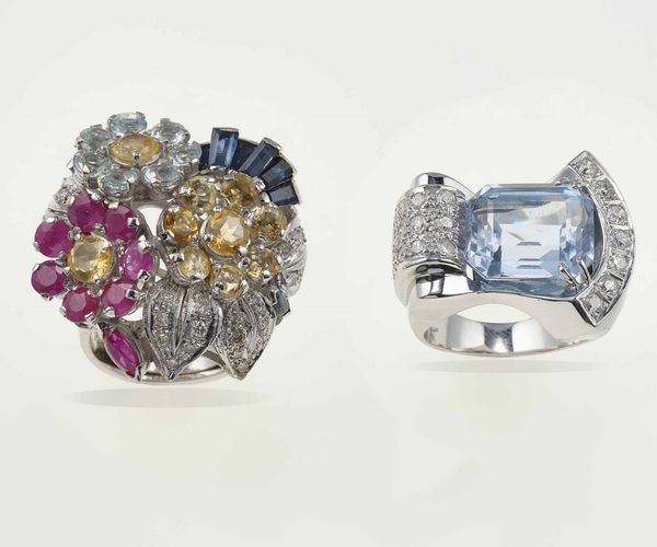 Lotto composto da due anelli con diamanti, corindoni multicolor e spinello sintetico  - Asta Gioielli - Associazione Nazionale - Case d'Asta italiane