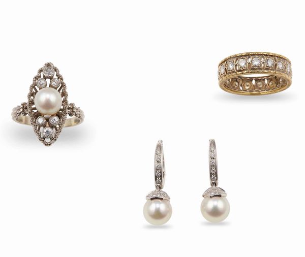 Lotto composto da due anelli ed un paio di orecchini con perle e diamanti  - Asta Gioielli - Associazione Nazionale - Case d'Asta italiane