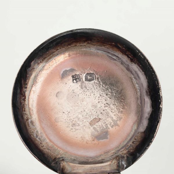 Calamaio. Argento fuso, sagomato, traforato e vetro molato. Marchi della citt� di Sheffield per l�anno 1936 e dell�argentiere Cooper brothers & sons  - Asta Argenti da Collezione | Antichi - Associazione Nazionale - Case d'Asta italiane