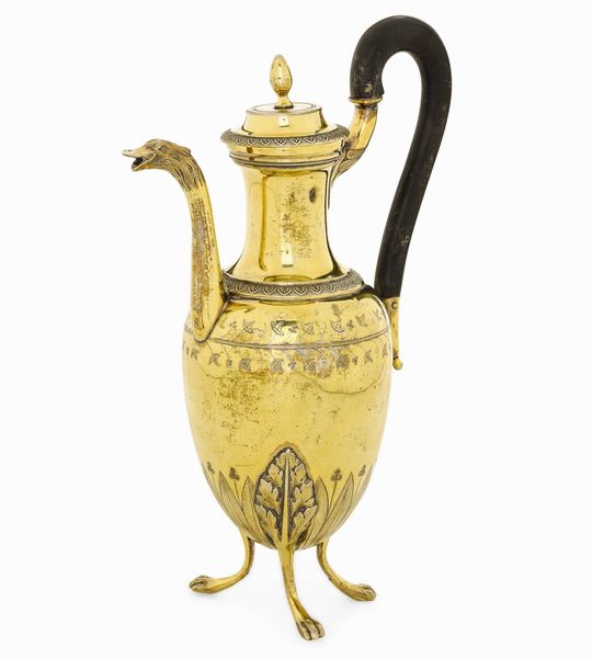 Caffettiera. Argento fuso, sbalzato, cesellato e dorato. Francia XVIII-XIX secolo. Marchi in uso dal 1798 al 1809. Argentiere J.B. Piat  - Asta Argenti da Collezione | Antichi - Associazione Nazionale - Case d'Asta italiane