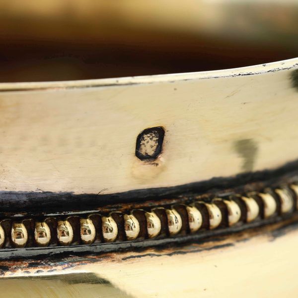 Due tazze con piatto. Argento primo titolo fuso, sbalzato, cesellato e dorato. Parigi marchi in uso dal 1798 al 1809. Marchio dell�argentiere non identificato  - Asta Argenti da Collezione | Antichi - Associazione Nazionale - Case d'Asta italiane