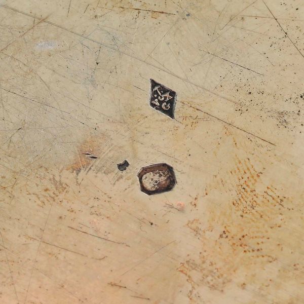 Due tazze con piatto. Argento primo titolo fuso, sbalzato, cesellato e dorato. Parigi marchi in uso dal 1798 al 1809. Marchio dell�argentiere non identificato  - Asta Argenti da Collezione | Antichi - Associazione Nazionale - Case d'Asta italiane