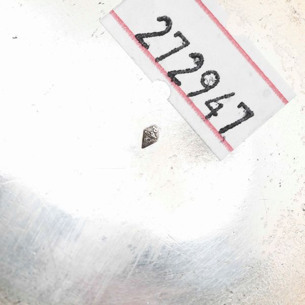 Coppia di tazze. Argento fuso, sbalzato e cesellato. Francia, marchio per l�esportazione in uso dal 1839 al 1879. Argentiere PQ entro losanga (Pierre Quellet ?)  - Asta Argenti da Collezione | Antichi - Associazione Nazionale - Case d'Asta italiane