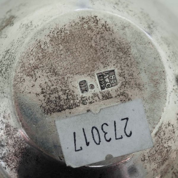 Piccolo kovsh. Argento fuso e sbalzato. San Pietroburgo 1895. Assaggiatore Aleksandr Sever. Argentiere MK (non identificato)  - Asta Argenti da Collezione | Antichi - Associazione Nazionale - Case d'Asta italiane