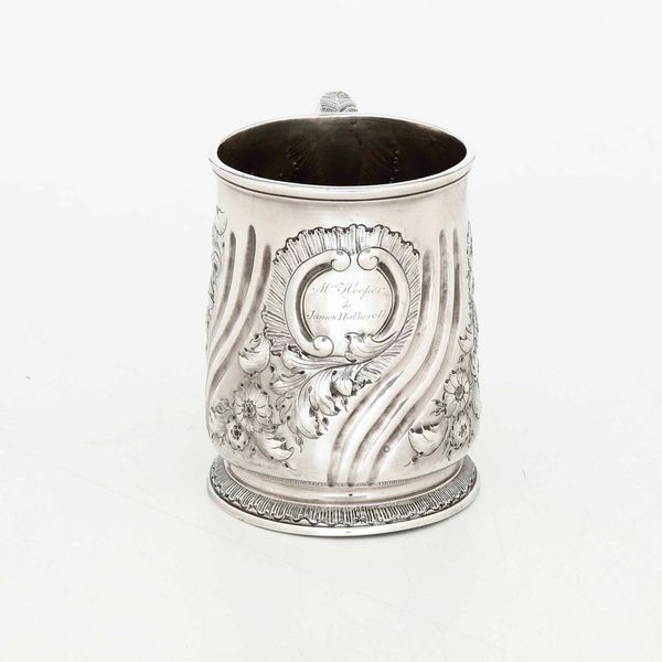 Mug. Argento fuso e cesellato (sbalzato in epoca successiva). Londra 1729/1731. Argentiere Humprey Payne  - Asta Argenti da Collezione | Antichi - Associazione Nazionale - Case d'Asta italiane