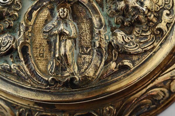 Calice. Argento fuso, tornito, sbalzato, cesellato e dorato. Genova prima met� del XVIII secolo, marchio della �Torretta� senza datario e dell�argentiere EV (non identificato)  - Asta Argenti da Collezione | Antichi - Associazione Nazionale - Case d'Asta italiane