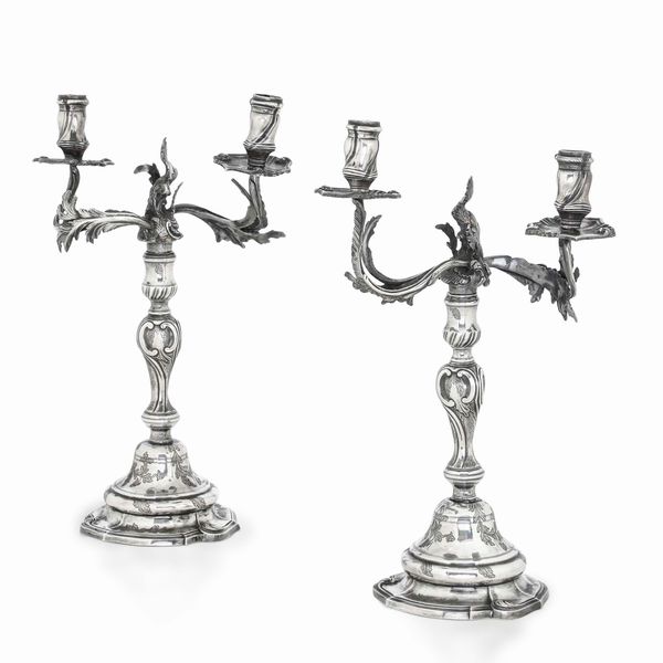 Coppia di doppieri. Argento fuso, sbalzato e cesellato. Genova terzo quarto del XVIII secolo. Bollo della �torretta� con datario .761 (1761?)  - Asta Argenti da Collezione | Antichi - Associazione Nazionale - Case d'Asta italiane