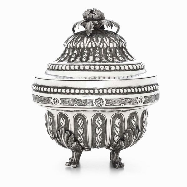 Importante zuccheriera neoclassica. Argento fuso, sbalzato e cesellato. Genova, marchio della �Torretta� per l�anno (1)792  - Asta Argenti da Collezione | Antichi - Associazione Nazionale - Case d'Asta italiane