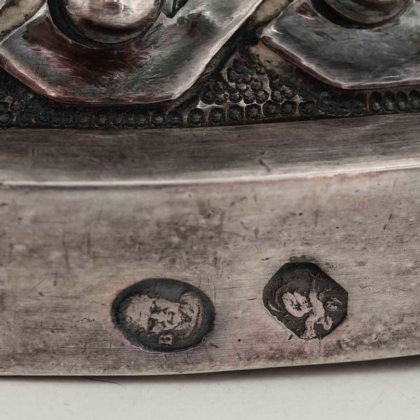 Coppia di candelieri. Argento fuso, sbalzato e cesellato. Genova ultimo quarto del XVIII secolo, punzone della Torretta e datario 78 e marchi di occupazione francese in uso dal 1805 al 1808  - Asta Argenti da Collezione | Antichi - Associazione Nazionale - Case d'Asta italiane