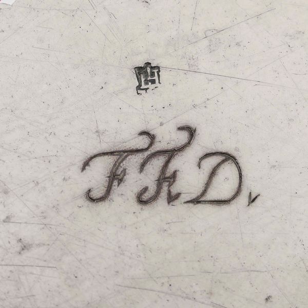 Piatto. Argento fuso e sbalzato. Genova XVIII secolo. Marchio della �Torretta� con datario consunto  - Asta Argenti da Collezione | Antichi - Associazione Nazionale - Case d'Asta italiane