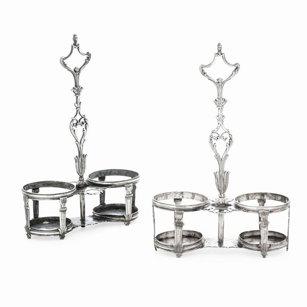 Coppia di acetoliere. Argento fuso, sbalzato, traforato e cesellato. Genova, ultimo ventennio del XVIII secolo. Marchio della �Torretta� con datario consunto  - Asta Argenti da Collezione | Antichi - Associazione Nazionale - Case d'Asta italiane