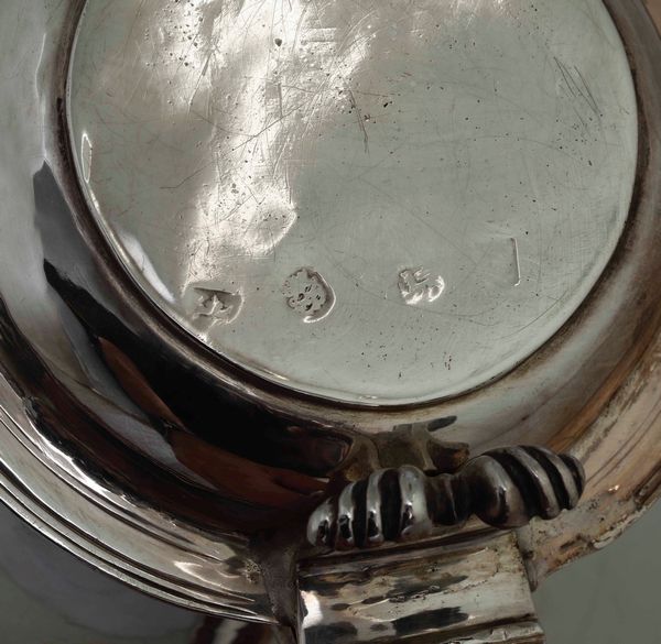 Tankard. Argento fuso, sbalzato e cesellato. Londra possibile 1577, marchio dellargentiere con lettera K entro scudo parzialmente consunto  - Asta Argenti da Collezione | Antichi - Associazione Nazionale - Case d'Asta italiane