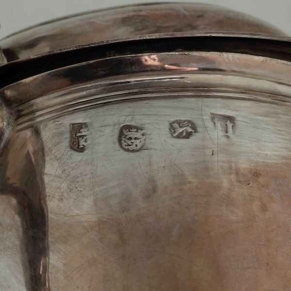 Tankard. Argento fuso, sbalzato e cesellato. Londra possibile 1577, marchio dellargentiere con lettera K entro scudo parzialmente consunto  - Asta Argenti da Collezione | Antichi - Associazione Nazionale - Case d'Asta italiane
