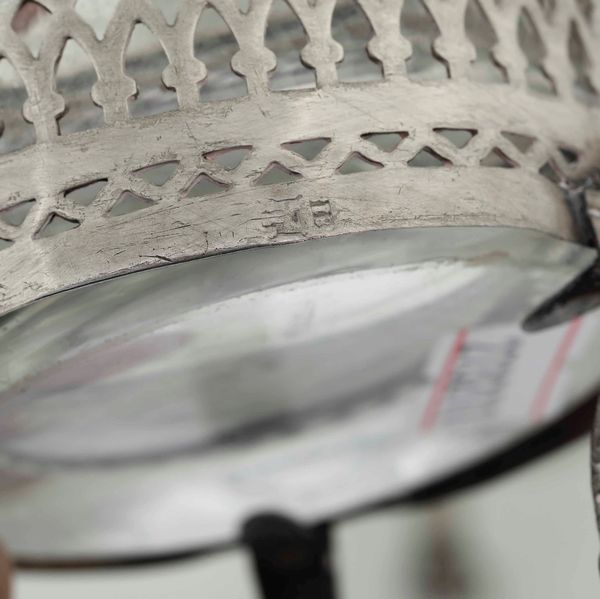 Coppia di saliere. Argento fuso, traforato e cesellato. Genova 1818. Marchio della �Torretta� con datario, croce mauriziana e delfino  - Asta Argenti da Collezione | Antichi - Associazione Nazionale - Case d'Asta italiane