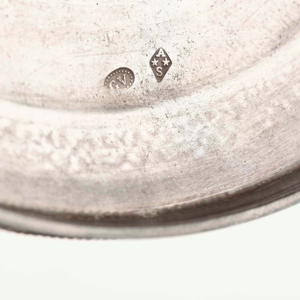 Coppia di candelieri. Argento fuso, sbalzato e cesellato. Torino inizi del XIX secolo, assaggiatore Giuseppe Vernoni. Argentiere Stefano Arnava  - Asta Argenti da Collezione | Antichi - Associazione Nazionale - Case d'Asta italiane