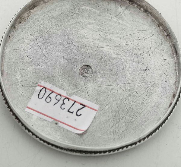 Tabacchiera. Argento fuso, sbalzato e cesellato. Venezia XVIII secolo. Marchi del saggiatore e dell�argentiere consunti di difficile lettura  - Asta Argenti da Collezione | Antichi - Associazione Nazionale - Case d'Asta italiane
