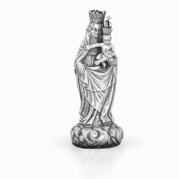 Madonna con Bambino in argento fuso, cesellato e traforato. Granducato di Parma e Piacenza. Bolli di occupazione francese in uso dal 1808 al 1814. Argentiere GM entro losanga  - Asta Argenti da Collezione | Antichi - Associazione Nazionale - Case d'Asta italiane