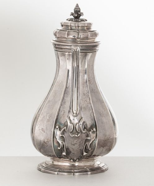 Importante caffettiera. Argento fuso, sbalzato e cesellato. Roma terzo quarto del XVIII secolo. Maestro argentiere Vincenzo I Belli (1741-1787)  - Asta Argenti da Collezione | Antichi - Associazione Nazionale - Case d'Asta italiane