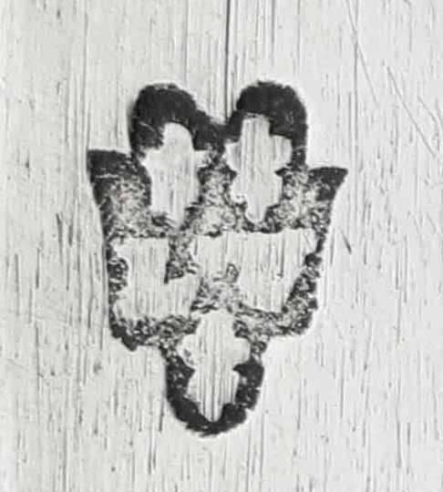 Piatto circolare in argento fuso, sbalzato e cesellato. Roma ultimo quarto del XVIII secolo. Argentiere Luigi o Giuseppe Valadier. Bolli di ricontrollo in uso dal 1815 al 1817  - Asta Argenti da Collezione | Antichi - Associazione Nazionale - Case d'Asta italiane