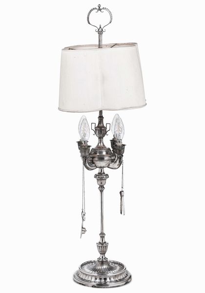 Lucerna. Argento fuso, sbalzato e cesellato. Stato pontificio, inizi XIX secolo  - Asta Argenti da Collezione | Antichi - Associazione Nazionale - Case d'Asta italiane