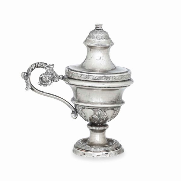 Stoppiniera. Argento fuso, sbalzato e cesellato. Italia XIX secolo (marchi consunti di difficile lettura)  - Asta Argenti da Collezione | Antichi - Associazione Nazionale - Case d'Asta italiane