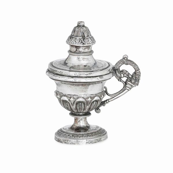 Stoppiniera. Argento fuso, sbalzato e cesellato. Italia XIX secolo (apparentemente priva di punzonatura)  - Asta Argenti da Collezione | Antichi - Associazione Nazionale - Case d'Asta italiane