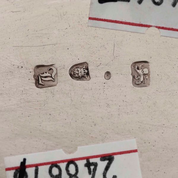 Importante epergne in argento sterling fuso, sbalzato, traforato e cesellato. Londra 1766 Argentiere Emick Romer  - Asta Argenti da Collezione | Antichi - Associazione Nazionale - Case d'Asta italiane