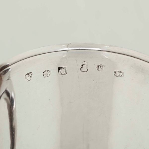 Coppa biansata. Argento fuso, sbalzato e cesellato. Newcastle 1797. Marchio dellargentiere parziale, possibile John Robertson I  - Asta Argenti da Collezione | Antichi - Associazione Nazionale - Case d'Asta italiane