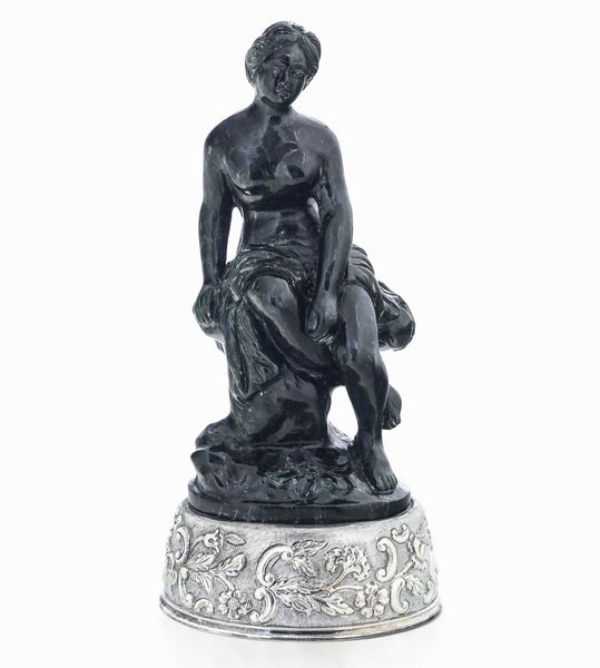 Ninfa. Giadeite e argento fuso, sbalzato e cesellato. Marchi ad imitazione dell�argenteria inglese(Hanau?) XIX-XX secolo  - Asta Argenti da Collezione | Antichi - Associazione Nazionale - Case d'Asta italiane