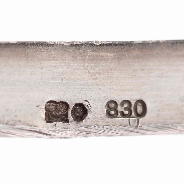 Centrotavola. Argento fuso, sbalzato, traforato e cesellato. Svezia inizio XX secolo  - Asta Argenti da Collezione | Antichi - Associazione Nazionale - Case d'Asta italiane