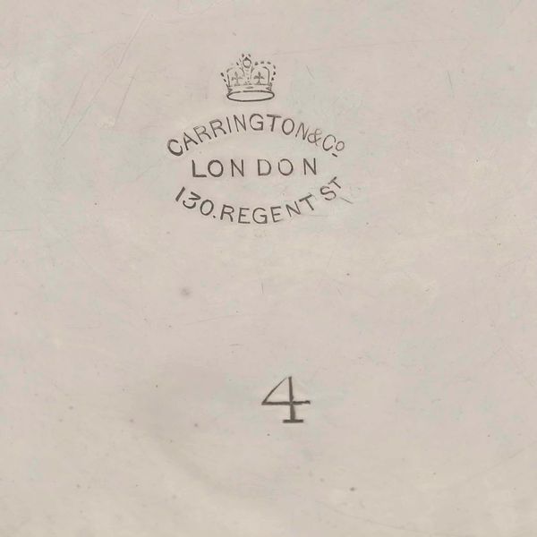 Teiera. Argento fuso, sbalzato e cesellato. Marchio della citt� di Londra per l'anno 1900, argentiere John Bodman Carrington  - Asta Argenti da Collezione | Antichi - Associazione Nazionale - Case d'Asta italiane