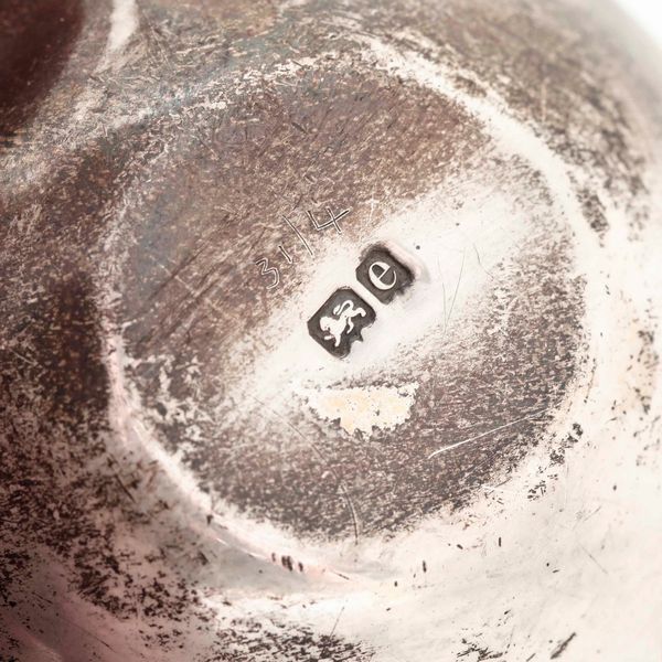 Kattle. Argento fuso, sbalzato e cesellato. Birmingham 1904. Argentiere W.G.K. (non identificato)  - Asta Argenti da Collezione | Antichi - Associazione Nazionale - Case d'Asta italiane