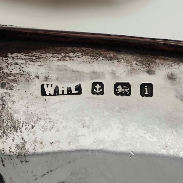 Caffettiera lattiera e zuccheriera. Argento fuso,sagomato e legno ebanizzato. Birmingham 1908, argentiere John Erinsell & sons  - Asta Argenti da Collezione | Antichi - Associazione Nazionale - Case d'Asta italiane