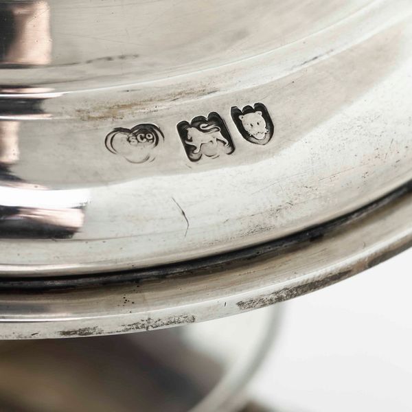 Cattle. Argento fuso, sbalzato e cesellato. Londra 1911. Argentiere Goldsmiths & silversmiths company  - Asta Argenti da Collezione | Antichi - Associazione Nazionale - Case d'Asta italiane