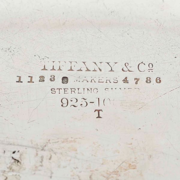 Cestino. Argento fuso, sbalzato, traforato e cesellato. Tiffany, USA, 1890-0902  - Asta Argenti da Collezione | Antichi - Associazione Nazionale - Case d'Asta italiane