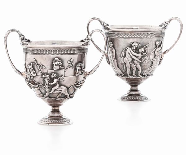 Coppia di coppe potorie. Argento. Argenteria artistica italiana del XX-XXI secolo per gioielleria Knight & F. Napoli  - Asta Argenti da Collezione | Antichi - Associazione Nazionale - Case d'Asta italiane
