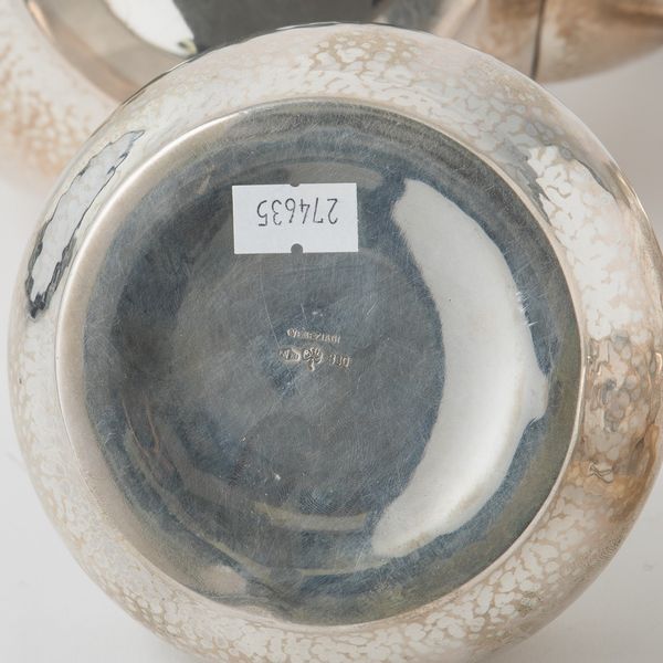 Servizio da t� e caff�. Argenteria milanese del XX secolo. Bollo con fascio littorio in uso dal 1935 al 1945. Argentiere Eros Genazzi  - Asta Argenti da Collezione | Antichi - Associazione Nazionale - Case d'Asta italiane