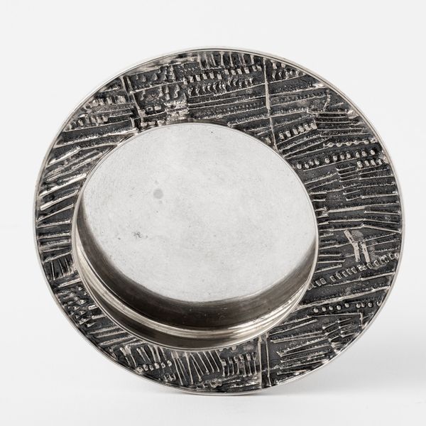 Ciotola- Argento fuso e sbalzato. Arnaldo Pomodoro per Cusi  - Asta Argenti da Collezione | Antichi - Associazione Nazionale - Case d'Asta italiane