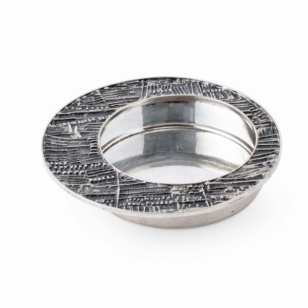 Ciotola- Argento fuso e sbalzato. Arnaldo Pomodoro per Cusi  - Asta Argenti da Collezione | Antichi - Associazione Nazionale - Case d'Asta italiane