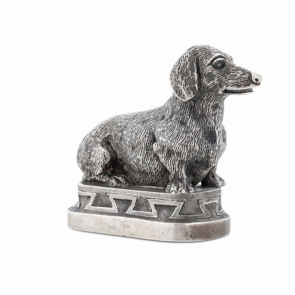 Cane accucciato. Argento fuso e cesellato. Argenteria italiana del XX secolo  - Asta Argenti da Collezione | Antichi - Associazione Nazionale - Case d'Asta italiane