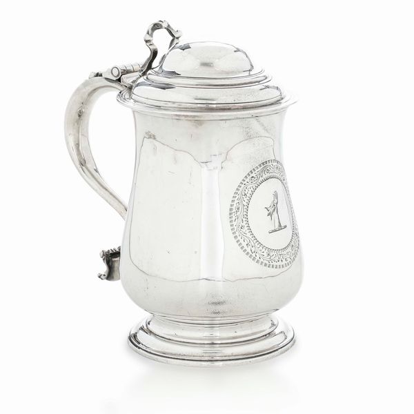 Tankard. Argento fuso, sbalzato e cesellato. Londra 1772. Argentiere Charles Wright  - Asta Argenti da Collezione | Antichi - Associazione Nazionale - Case d'Asta italiane