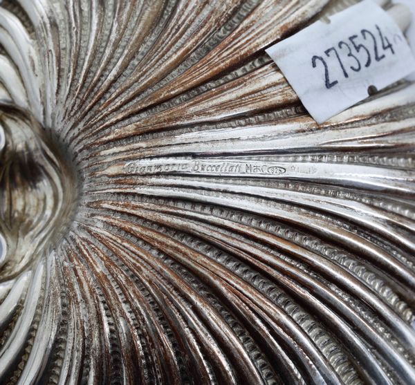 Due ciotole a conchiglia. Argento 925 fuso e sagomato. Argentiere Clementi Bologna per Maison Gianmaria Buccellati, Italia XX-XXI secolo  - Asta Argenti da Collezione | Antichi - Associazione Nazionale - Case d'Asta italiane