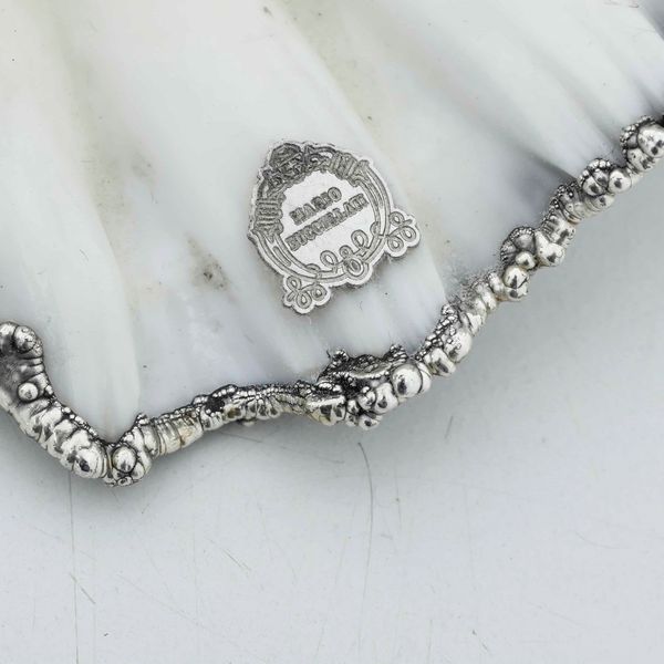 Due conchiglie rivestite in argento. Argenteria artistica del XX-XXI secolo  - Asta Argenti da Collezione | Antichi - Associazione Nazionale - Case d'Asta italiane