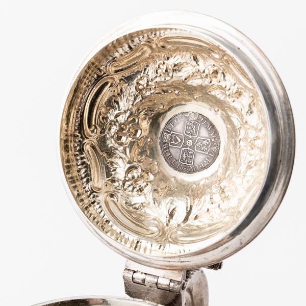 Mug. Argento fuso, sbalzato e cesellato. Londra 1784. Argentiere TL (non identificato)  - Asta Argenti da Collezione | Antichi - Associazione Nazionale - Case d'Asta italiane