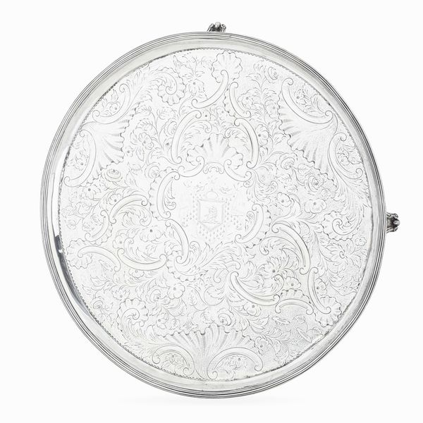 Salver. Argento fuso e inciso. Marchio della citt� di Londra per l'anno 1792, argentiere Thomas Robin  - Asta Argenti da Collezione | Antichi - Associazione Nazionale - Case d'Asta italiane