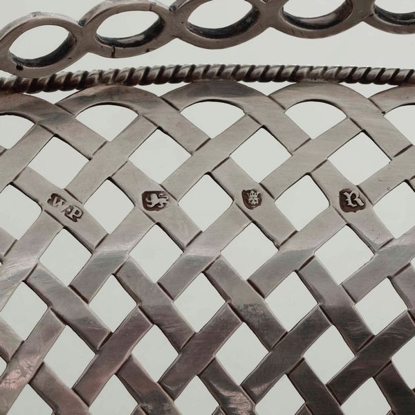 Cestino. Argento sterling fuso e traforato. Marchio della citt� di Londra per l'anno 1772, argentiere William Plummer  - Asta Argenti da Collezione | Antichi - Associazione Nazionale - Case d'Asta italiane