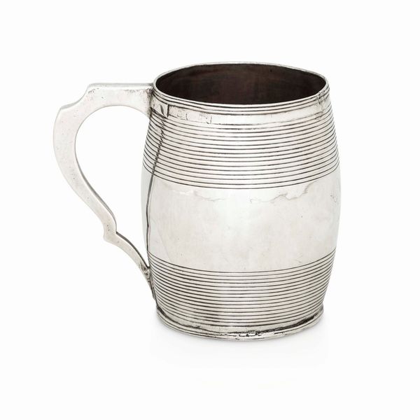 Mug. Argento fuso, sbalzato e cesellato. Inghilterra XIX secolo. Marchi consunti  - Asta Argenti da Collezione | Antichi - Associazione Nazionale - Case d'Asta italiane