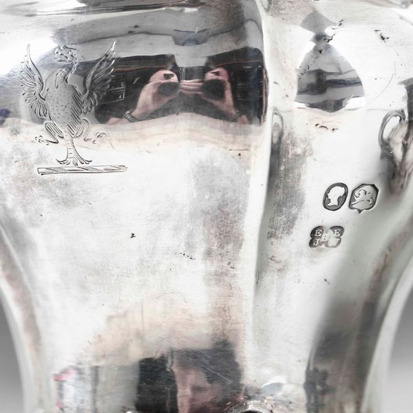 Calamaio. Argento fuso, sbalzato e cesellato. Londra 1839, argentieri Edward, John & William Barnard  - Asta Argenti da Collezione | Antichi - Associazione Nazionale - Case d'Asta italiane